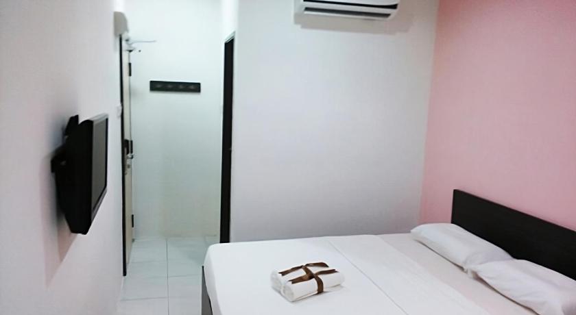Image of Deluxe Queen Room 1