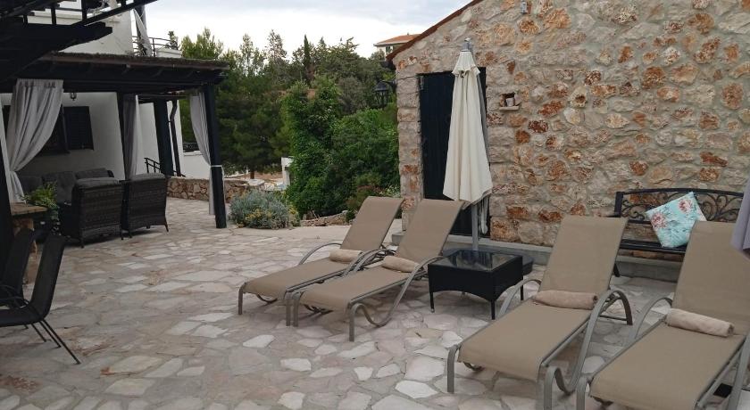 Lavender Hill Hvar Villa - pool, jacuzzi,sauna,BBQ photo
