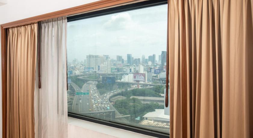 Bangkok Ramada D’ma Bangkok Hotel 4-Star Hotel view