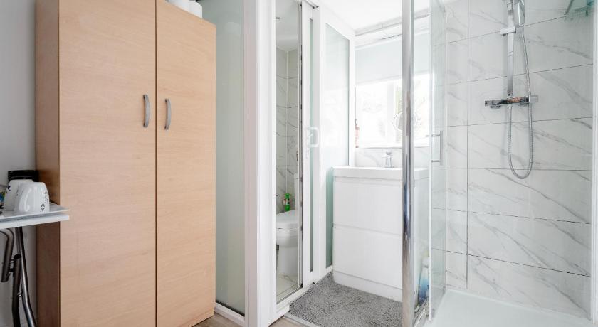 ABNB Accommodation Heathrow Airport-Free Parking photo