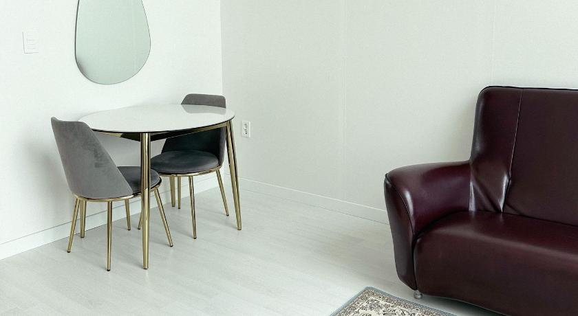 Image of Studio - Split Level 13