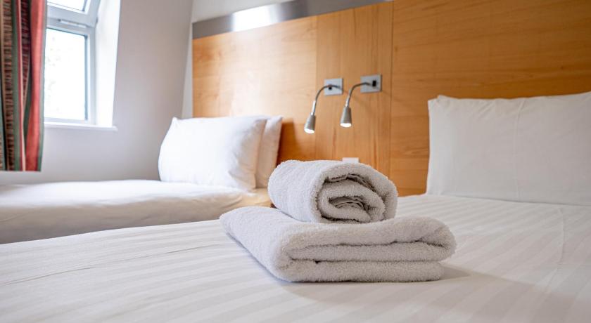 Image of Triple Room 10