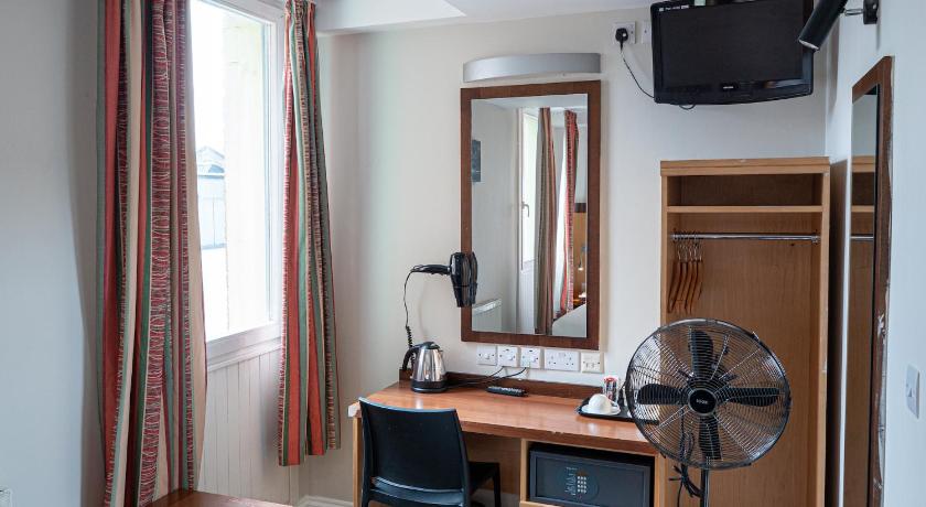 Image of Triple Room 13
