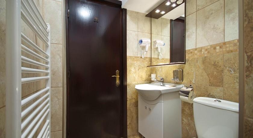Hotel Moldavia photo