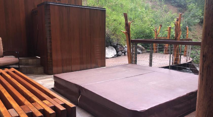 Carriage House On The Stream In Sundance, Utah photo