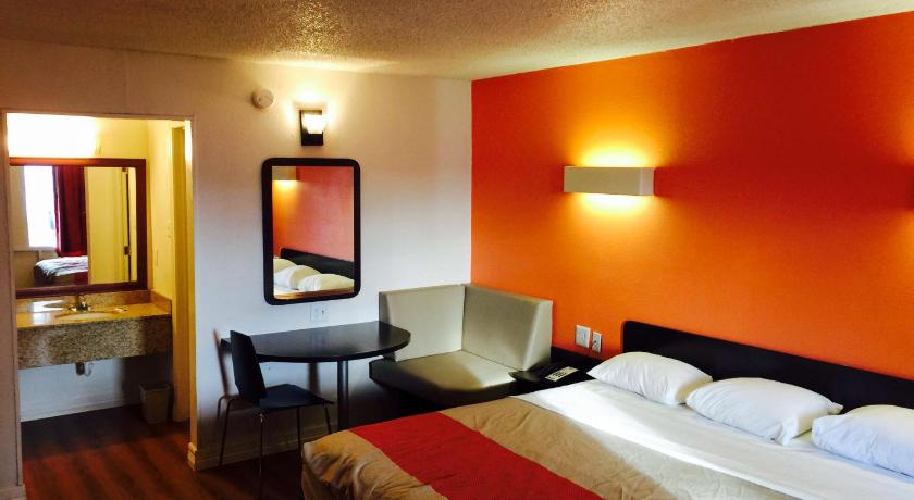 Motel 6-Houston, TX - East