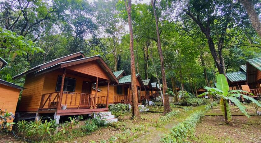 Image of Bungalow with Fan 5