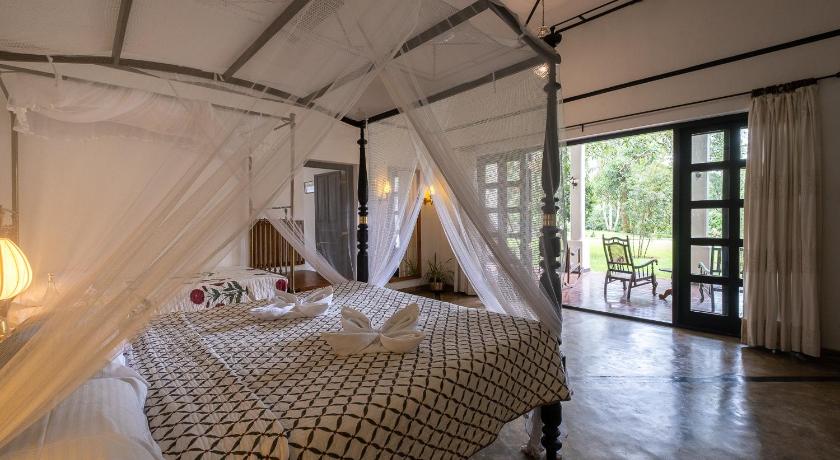 Image of Deluxe Double Room with Extra Bed 0