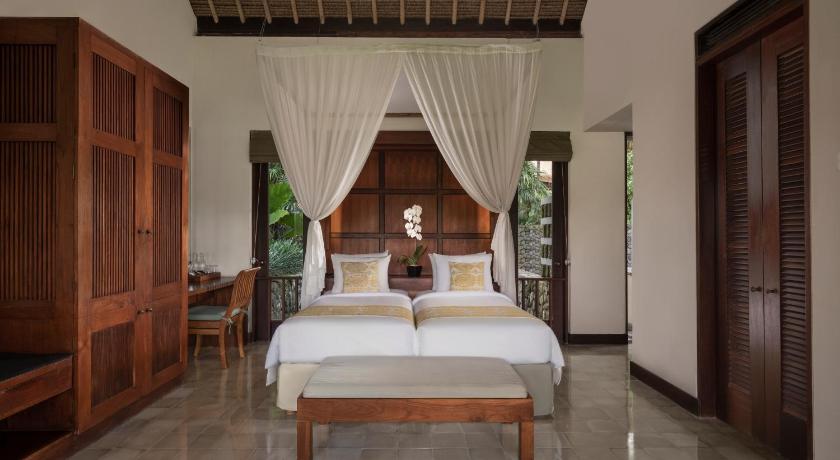 Image of 2 Twin Beds 0