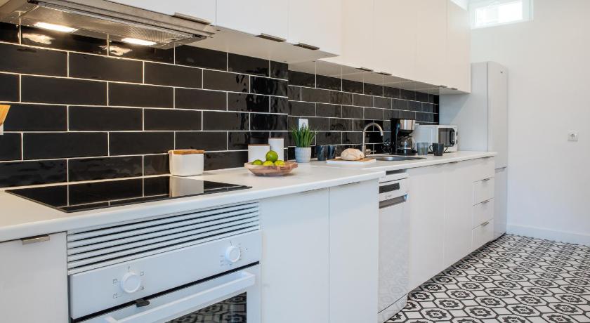 Lisbon Succeed Campo Pequeno Suites 3-Star Hotel room