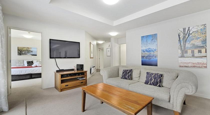 Image of 3-Bedroom Mountain View Apartment 13