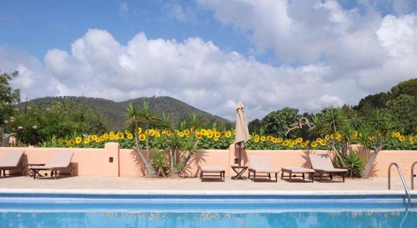 Hostal Restaurante Pou des Lleo — Hotel in Ibiza