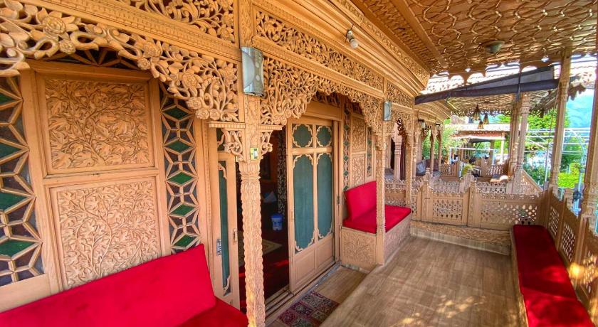 Nazneen Group Of Houseboats — Hotel in Srinagar