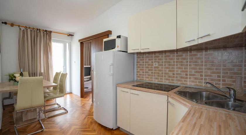 Apartments Maslina - image 24