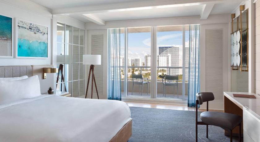 Image of Partial Ocean View, Guest room, 1 King, Balcony 0