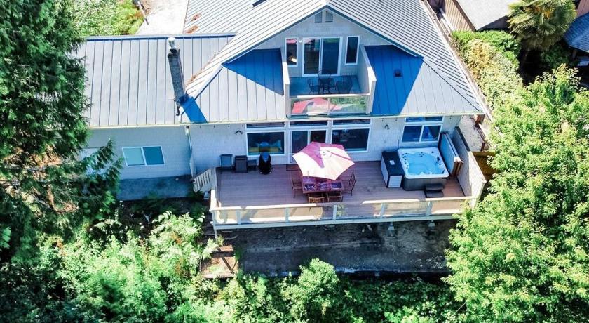 Tahuya Modern retreat w/ stunning views & hot tub 4-Star Accommodation view