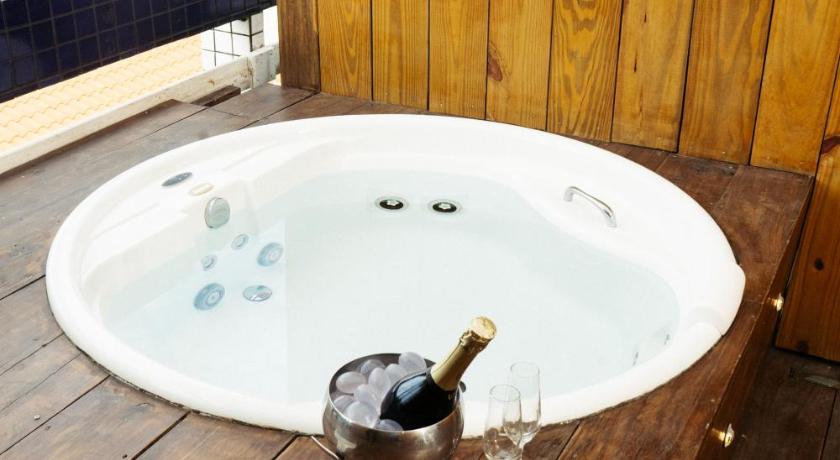 Image of Suite with Hot Tub 5