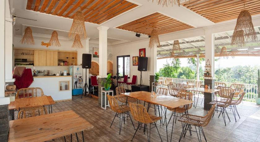 Urbanview Resort Syariah Khansa Cisarua Puncak by RedDoorz – Bogor, PA