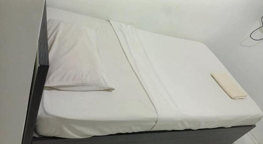 Image of Standard Queen 16