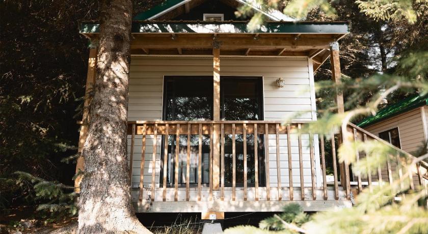 Cabin 3 Lynn View Lodge