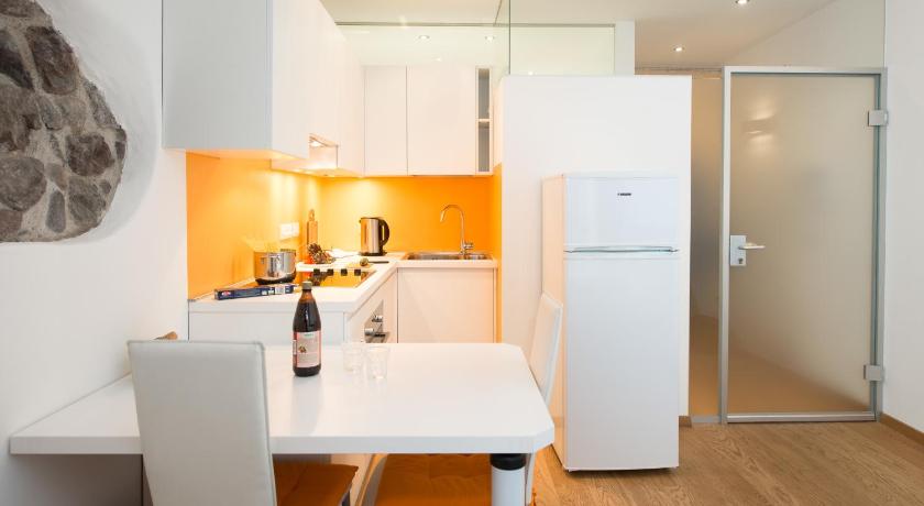 Vintler Apartments photo
