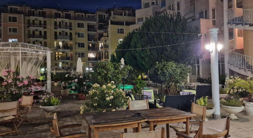 Vanilla Garden Apartments photo