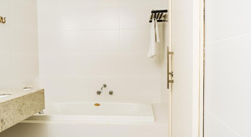 Image of Family Suite with Side Sea View 10
