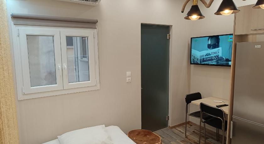 Athens Divine Apartment - image 3