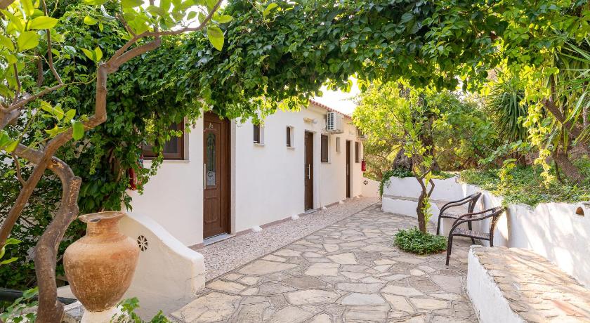 Studios Limnionas photo