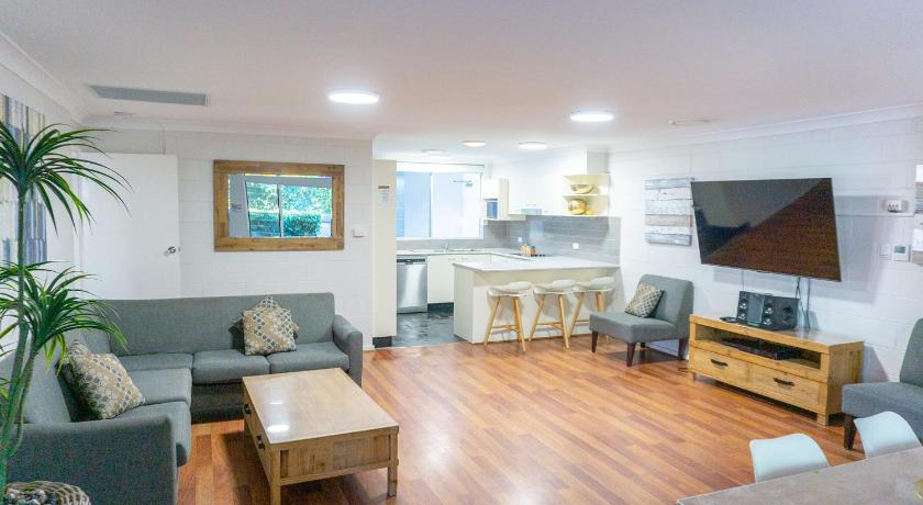 Image of Deluxe Three-Bedroom House 3