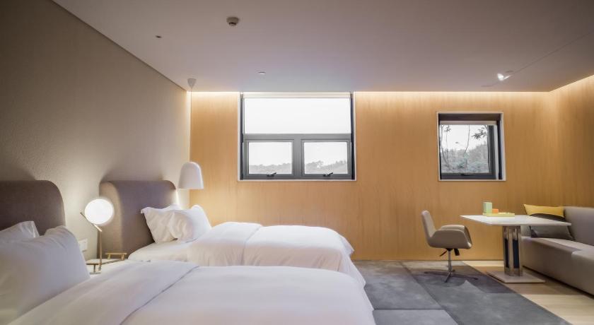 The Sifang Hotel Nanjing Autograph Collection - image 43