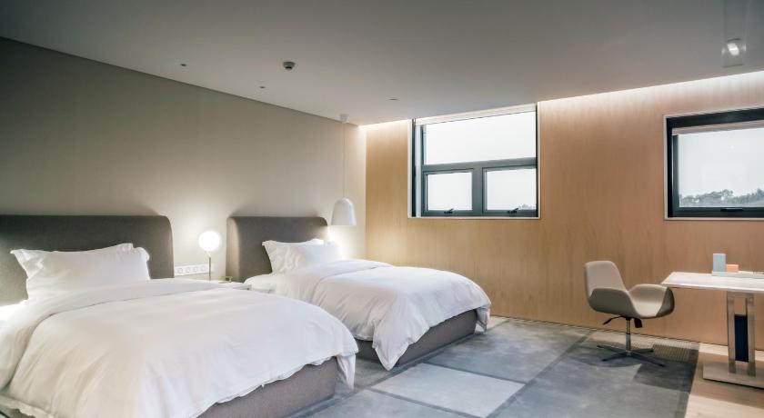 The Sifang Hotel Nanjing Autograph Collection - image 31