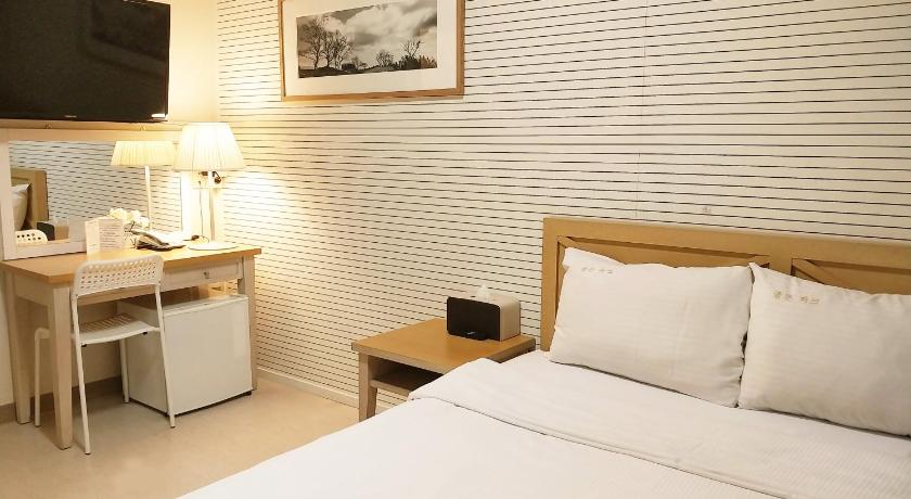 Golden Park Hotel Jeju photo