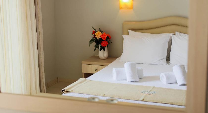 Image of Double Room with Bunk Bed Sea View 7