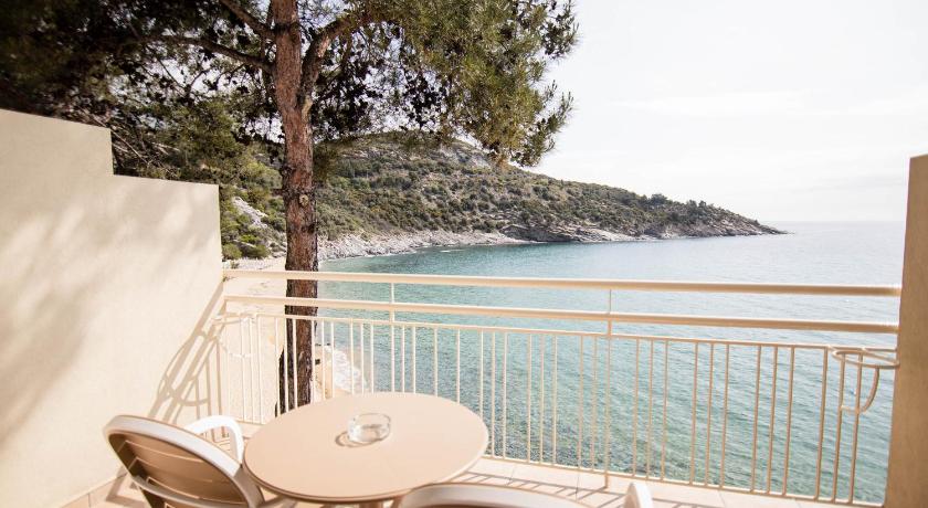 Image of Double Room with Bunk Bed Sea View 1