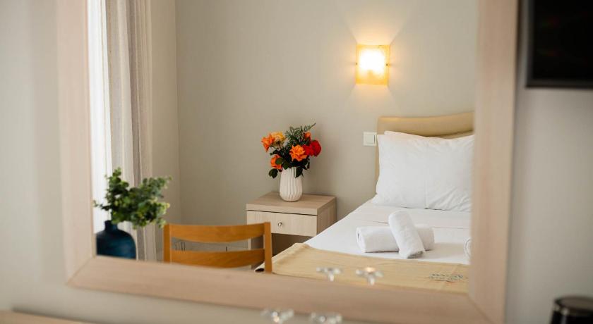Image of Double Room with Sea View 7