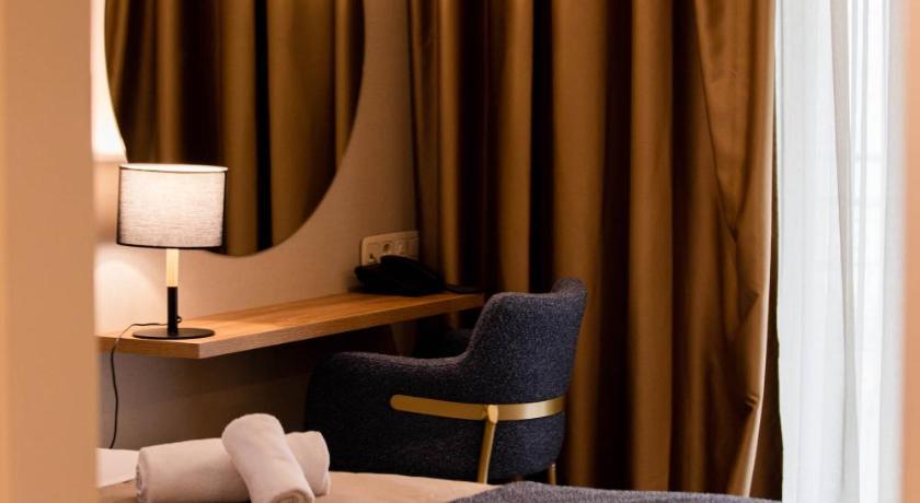 Image of Sea Front Suite 17