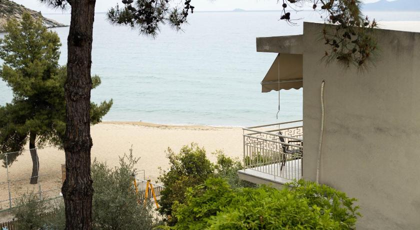Image of Family Suite with Sea View 11
