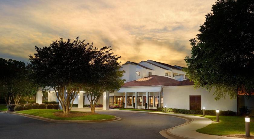 Courtyard Atlanta Executive Park/Emory photo