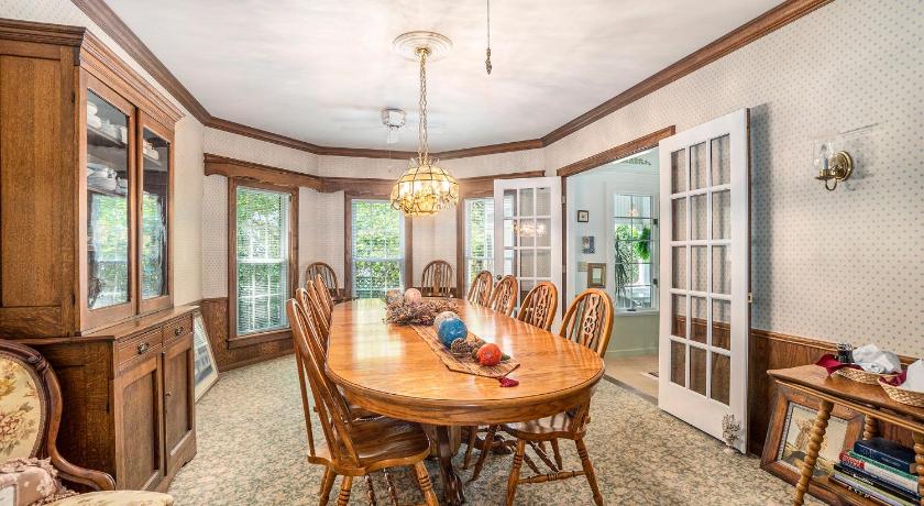 サウス・ヘイブン Yelton Manor Bed and Breakfast 5つ星 宿泊施設 レストラン