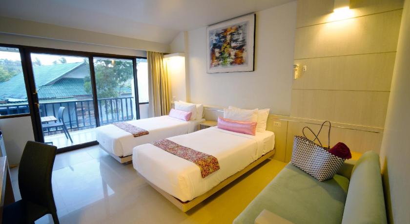 Image of Superior Twin Room with Balcony 0
