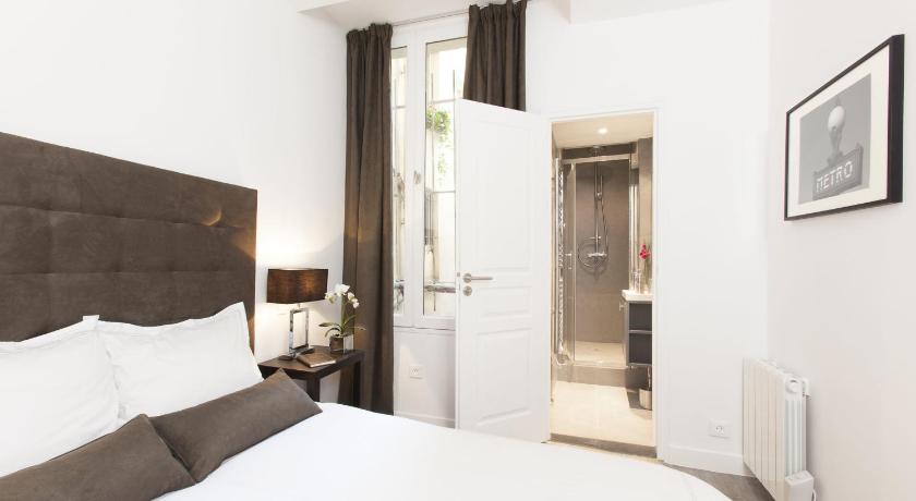 Image of Three-Bedroom Apartment with Three Bathrooms 9
