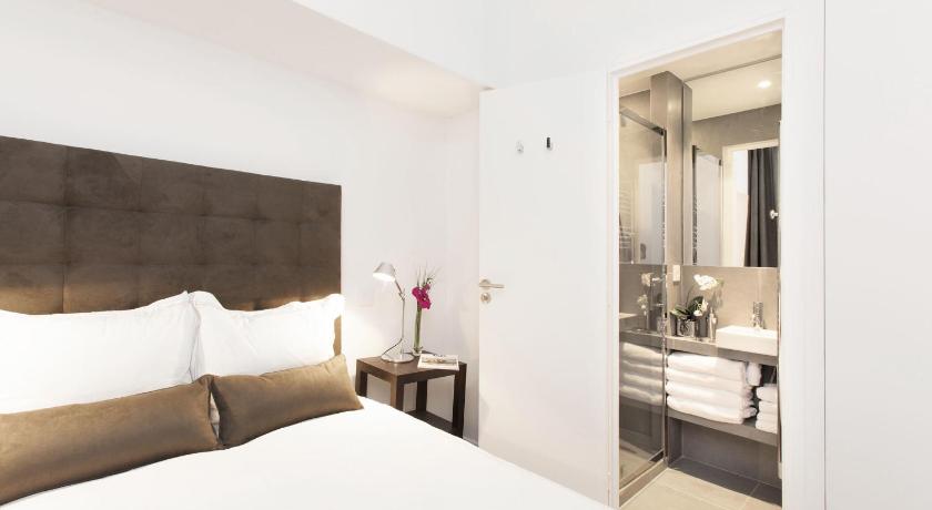 Image of Three-Bedroom Apartment with Three Bathrooms 6