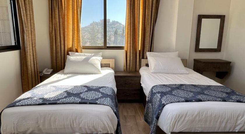 Al-jabal castle Hotel - Ajloun