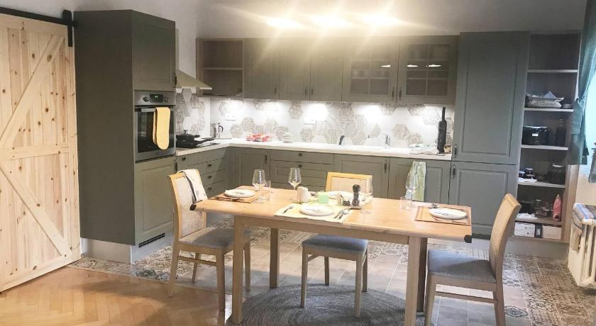 Lovely And Freshly Renovated Apartment In Praha 10 - image 13