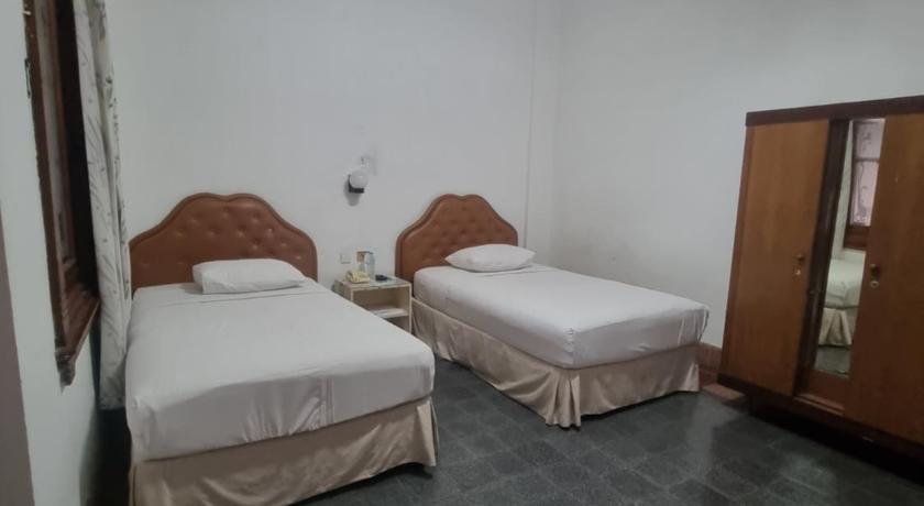 Hotel Candi Baru - image 34