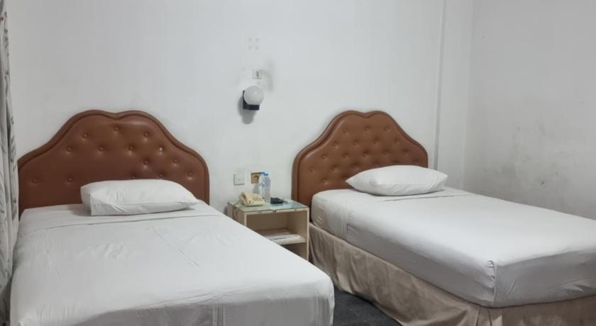 Hotel Candi Baru - image 32