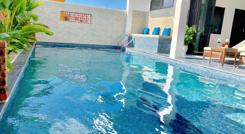 Blue Whale Homestay photo