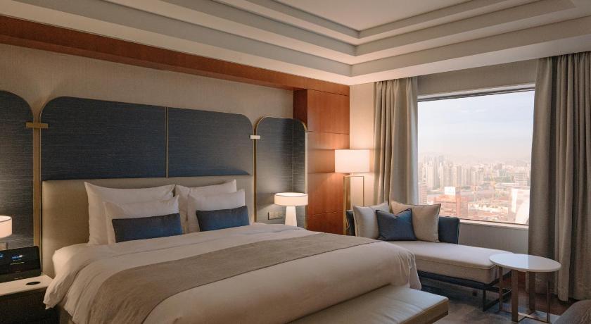 ソウル LOTTE HOTEL WORLD 5つ星 ホテル プール