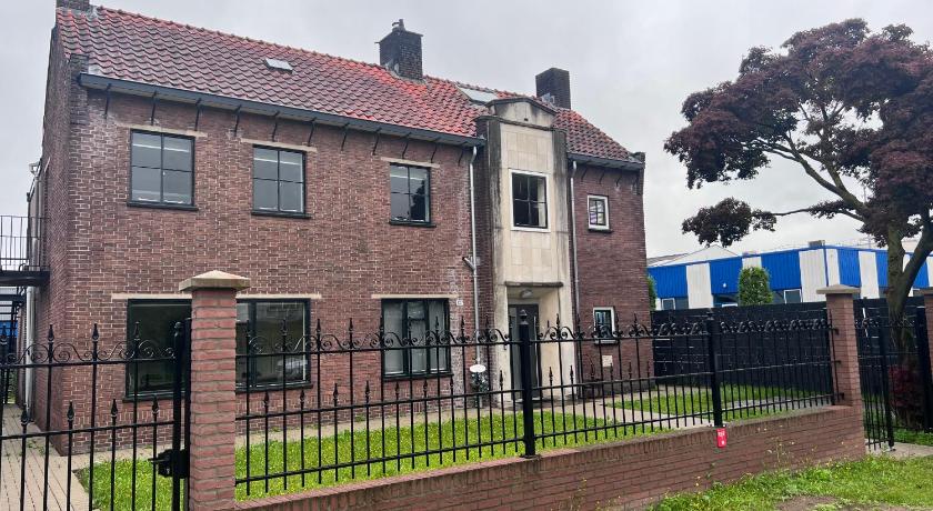 Kess Maison, Gehele villa met SAUNA en dakterras Enschede